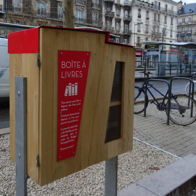 Photo de 8 Boîtes à livres au centre-ville